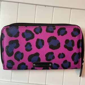 Vera Bradley clutch